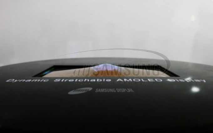 سامسونگ و رونمایی از نخستین نمایشگر OLED " قابل ارتجاع " جهان