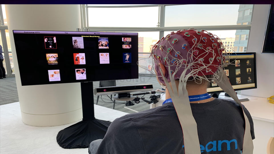 سامسونگ در حال ساخت نرم افزاری برای کنترل تلویزیون از طریق مغز