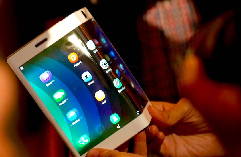 عرضه دیوایس هوشمند تاشو سامسونگ، گوشی گلکسی ایکس با سه نمایشگر OLED