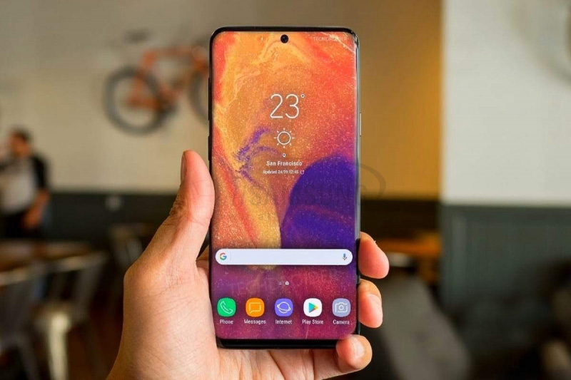 افشای تصویری از بریدگی دوربین درون نمایشگر گوشی گلکسی A8s